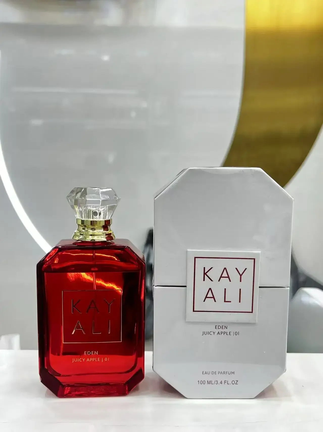 Elegant Women’s Perfume 100ml Alluring Fruity Floral Scent with Warm Woody Base for A Long-Lasting Romantic Impression