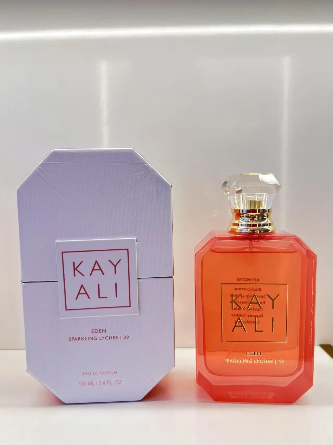 Elegant Women’s Perfume 100ml Alluring Fruity Floral Scent with Warm Woody Base for A Long-Lasting Romantic Impression