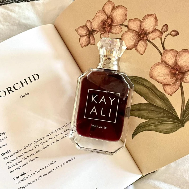 Elegant Women’s Perfume 100ml Alluring Fruity Floral Scent with Warm Woody Base for A Long-Lasting Romantic Impression