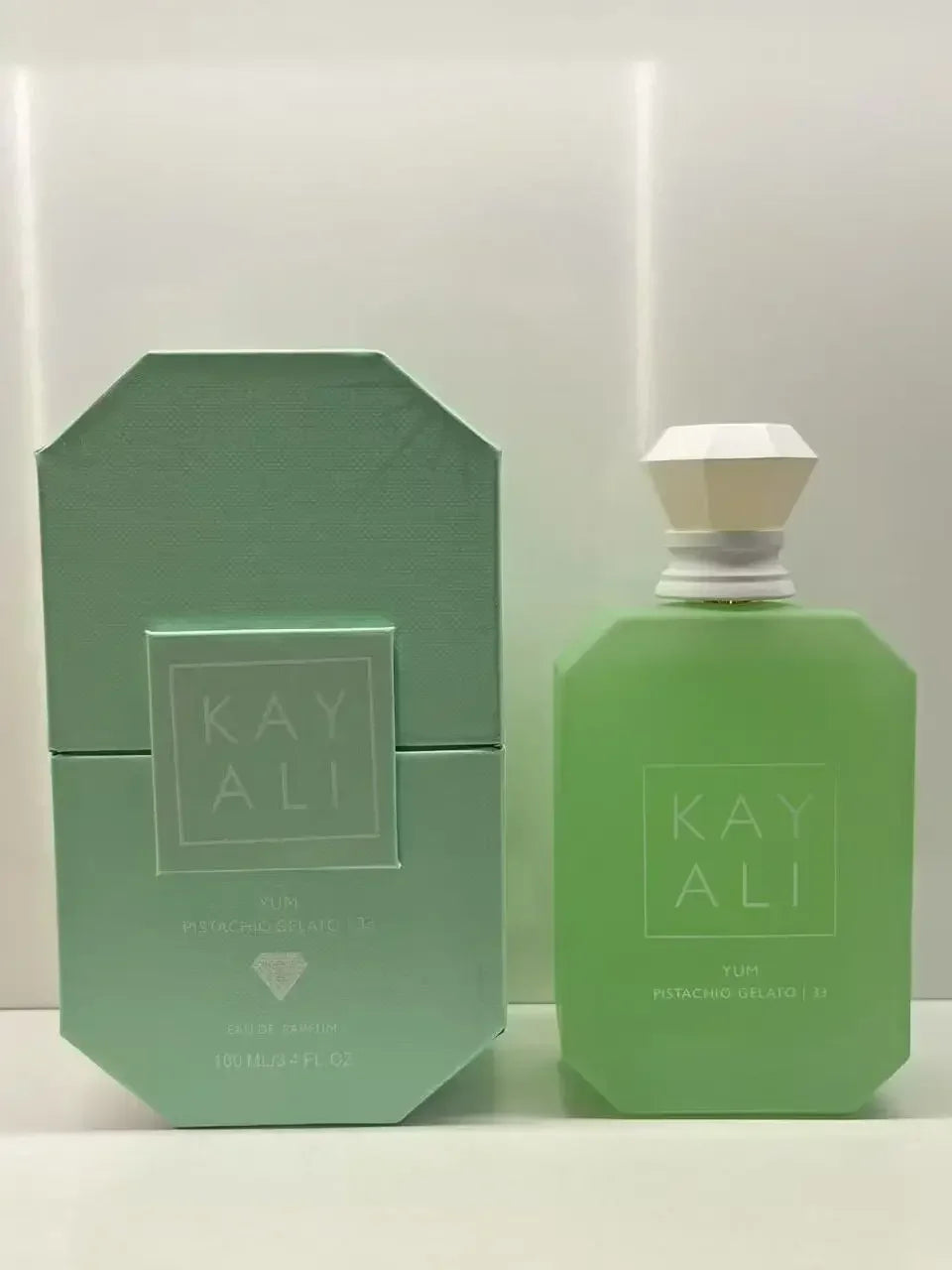 Elegant Women’s Perfume 100ml Alluring Fruity Floral Scent with Warm Woody Base for A Long-Lasting Romantic Impression